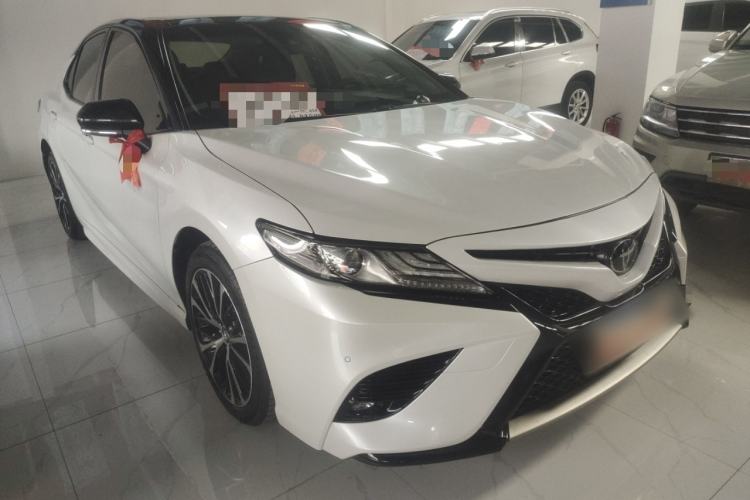 Used Toyota Camry 2018 2.0S FENGSHANG Edition Front Right 45 Deg