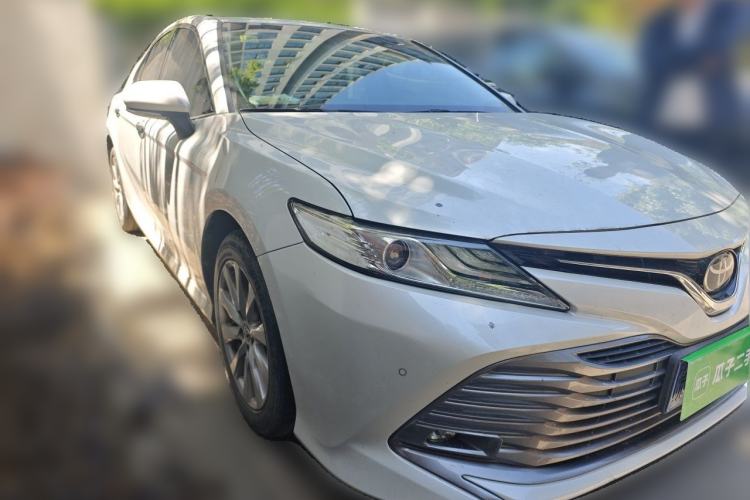 Used Toyota Camry 2018 2.0G Luxury Edition Front Right 45 Deg