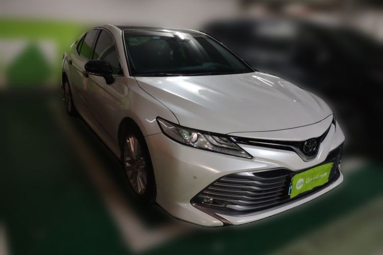 Used Toyota Camry 2018 2.5G Luxury Edition Front Right 45 Deg