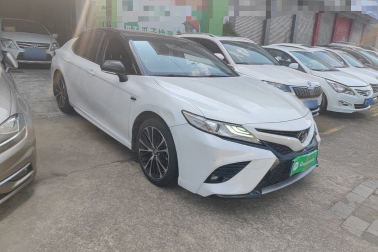 Used Toyota Camry 2018 2.0S FENGSHANG Edition Front Right 45 Deg