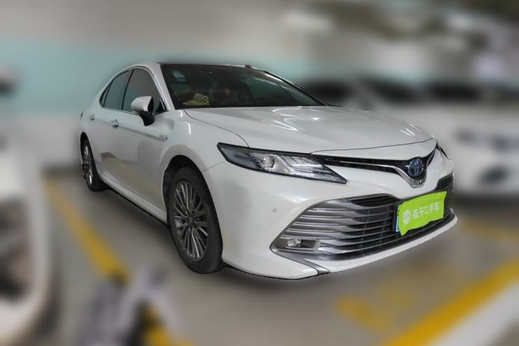 Used Toyota Camry 2018 Dual-Engine 2.5 HG Luxury Edition Front Right 45 Deg