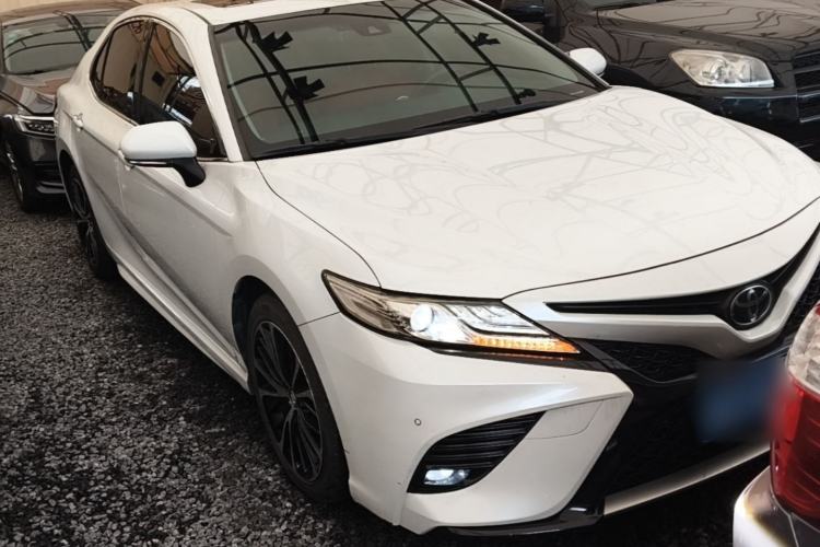 Used Toyota Camry 2018 2.0S FENGSHANG Edition Front Right 45 Deg