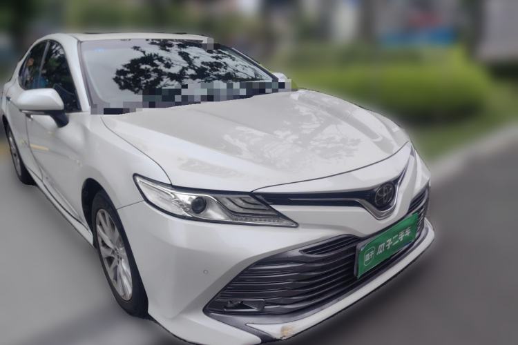 Used Toyota Camry 2018 2.0G Luxury Edition Front Right 45 Deg