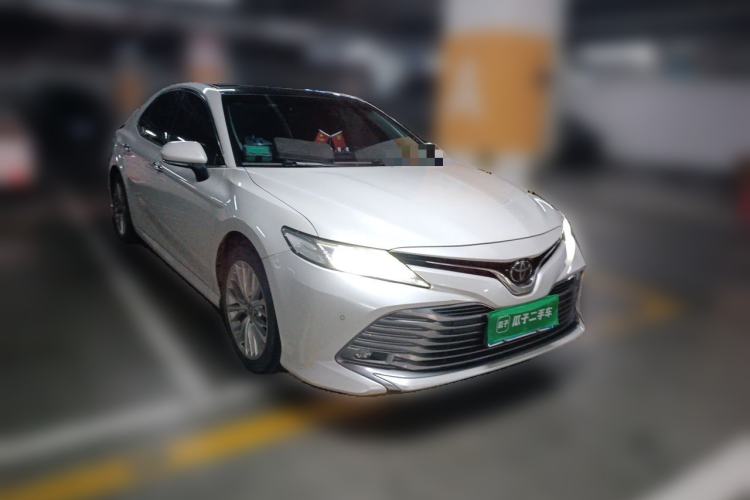 Used Toyota Camry 2018 2.5G Luxury Edition Front Right 45 Deg