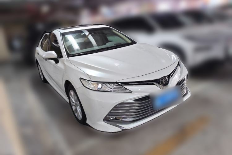 Used Toyota Camry 2018 2.0G Luxury Edition Front Right 45 Deg