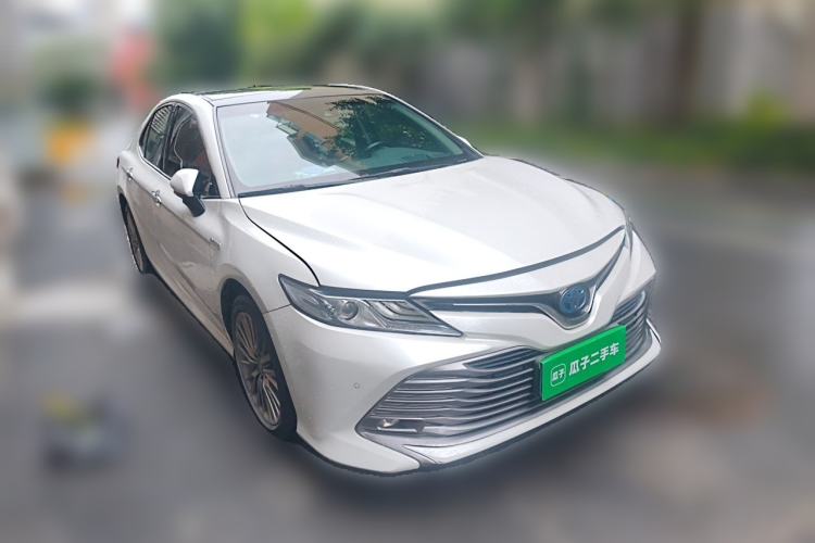 Used Toyota Camry 2018 Dual-Engine 2.5 HG Luxury Edition Front Right 45 Deg