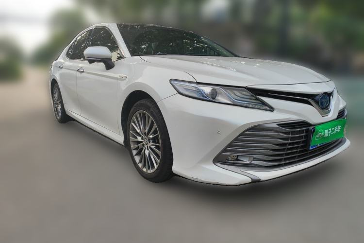 Used Toyota Camry 2018 Dual-Engine 2.5 HG Luxury Edition Front Right 45 Deg