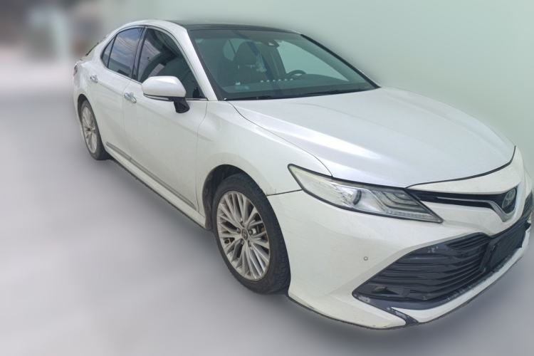 Used Toyota Camry 2018 2.5G Luxury Edition Front Right 45 Deg
