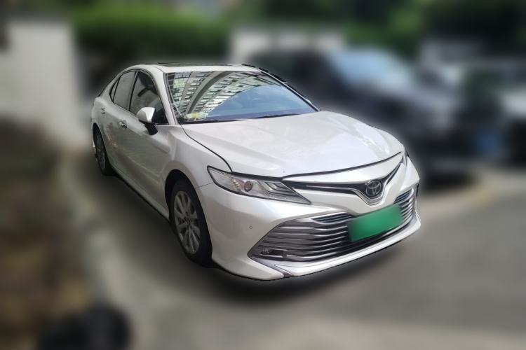 Used Toyota Camry 2018 2.0G Luxury Edition Front Right 45 Deg