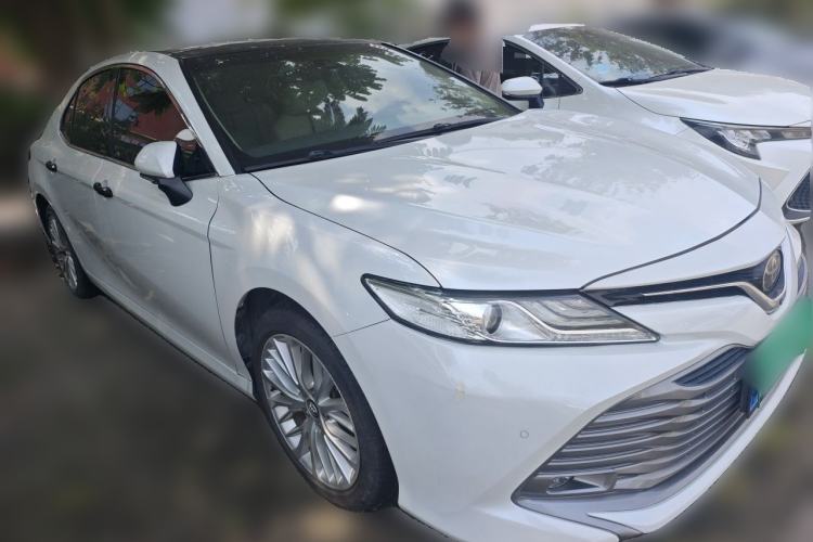 Used Toyota Camry 2018 2.5G Luxury Edition Front Right 45 Deg