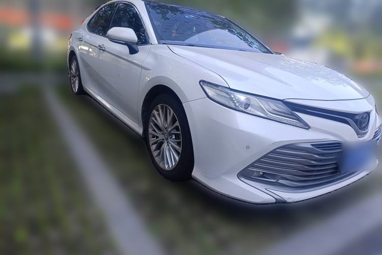 Used Toyota Camry 2018 2.5G Luxury Edition Front Right 45 Deg