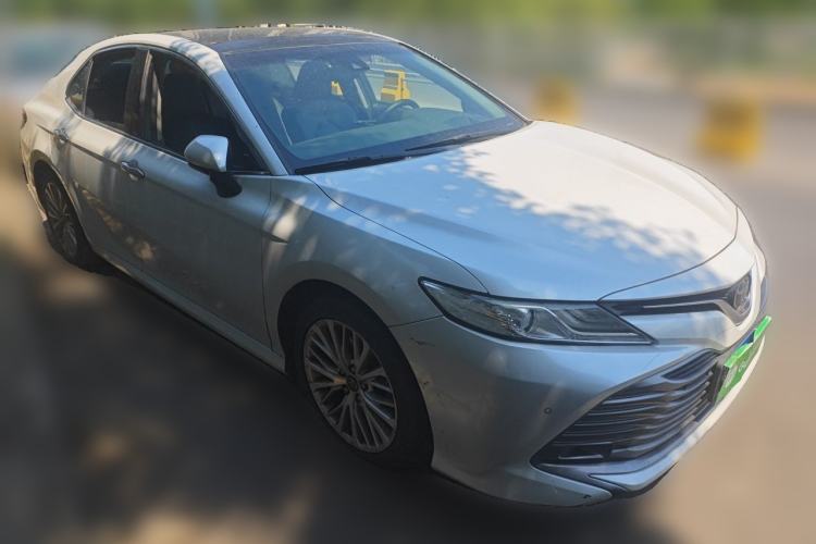 Used Toyota Camry 2018 2.5G Luxury Edition Front Right 45 Deg