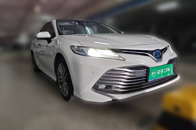 Used Toyota Camry 2018 Dual-Engine 2.5 HG Luxury Edition Front Right 45 Deg