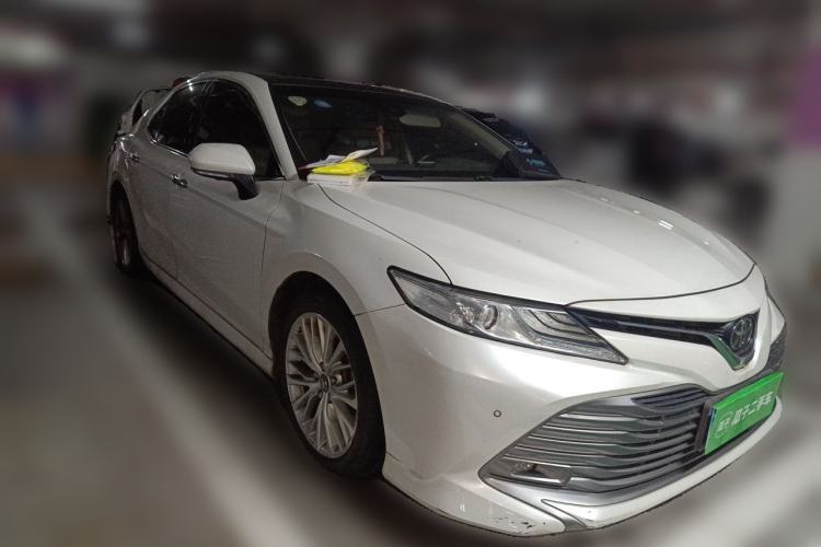 Used Toyota Camry 2018 2.5G Luxury Edition Front Right 45 Deg
