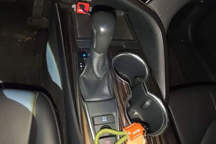 Used Toyota Camry 2018 2.0G Luxury Edition Gear Lever