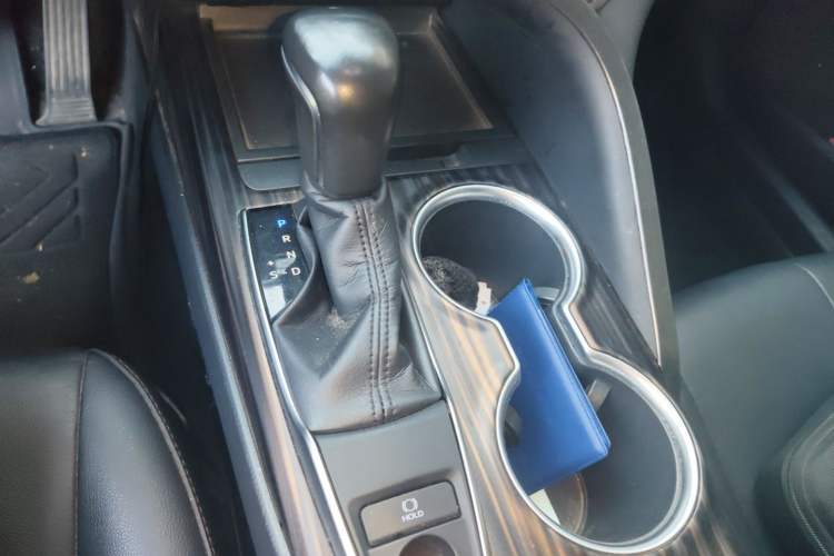 Used Toyota Camry 2018 2.0G Luxury Edition Gear Lever