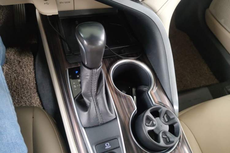 Used Toyota Camry 2018 2.0G Luxury Edition Gear Lever