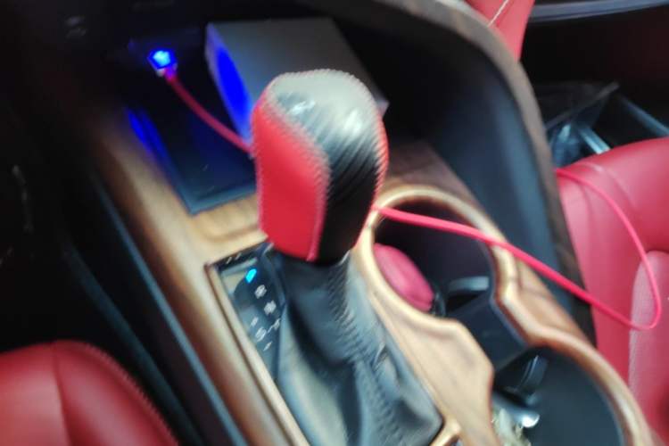 Used Toyota Camry 2018 2.5S Fēngshàng Edition Gear Lever