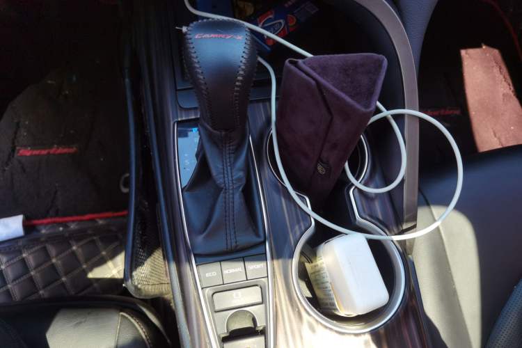 Used Toyota Camry 2018 2.5G Luxury Edition Gear Lever
