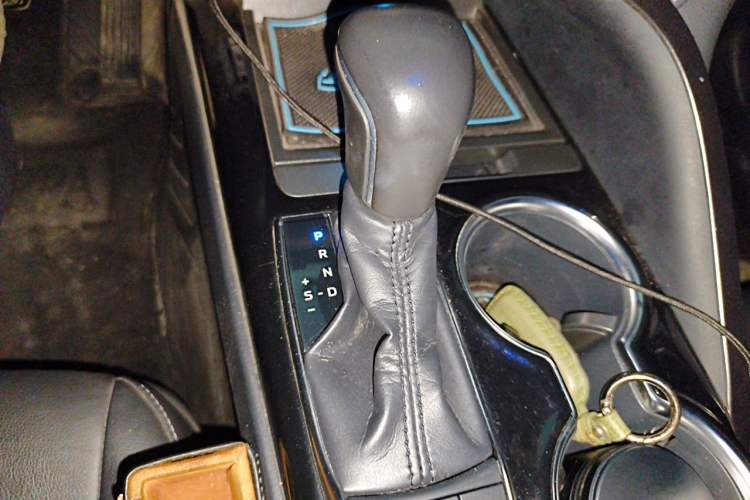 Used Toyota Camry 2018 2.5S Fēngshàng Edition Gear Lever