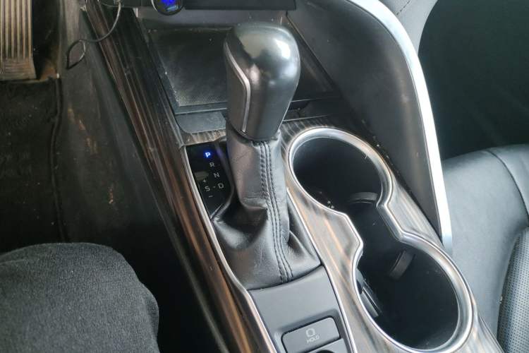 Used Toyota Camry 2018 2.0G Luxury Edition Gear Lever