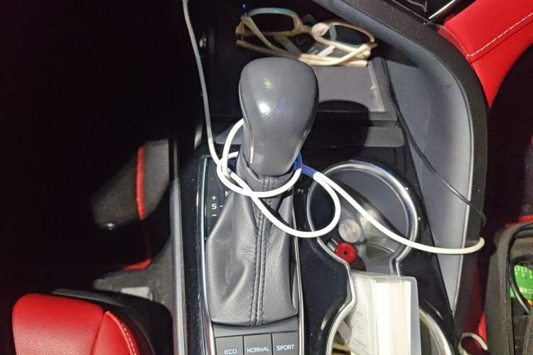 Used Toyota Camry 2018 2.5S Fēngshàng Edition Gear Lever