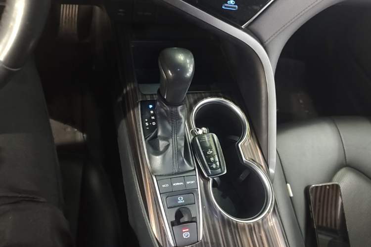 Used Toyota Camry 2018 2.5G Luxury Edition Gear Lever