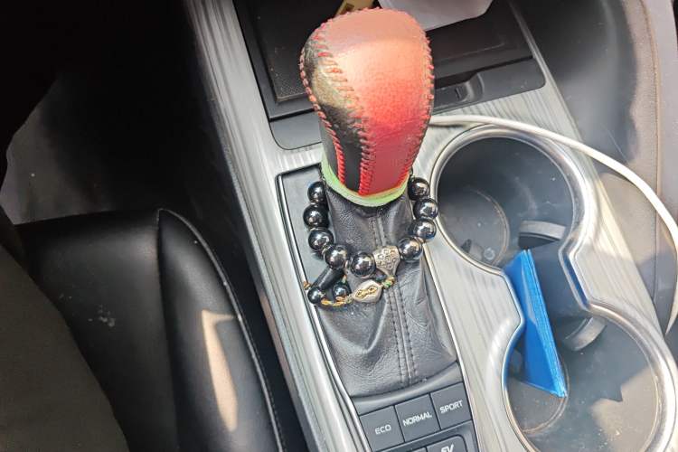 Used Toyota Camry 2018 Dual-Engine 2.5 HG Luxury Edition Gear Lever