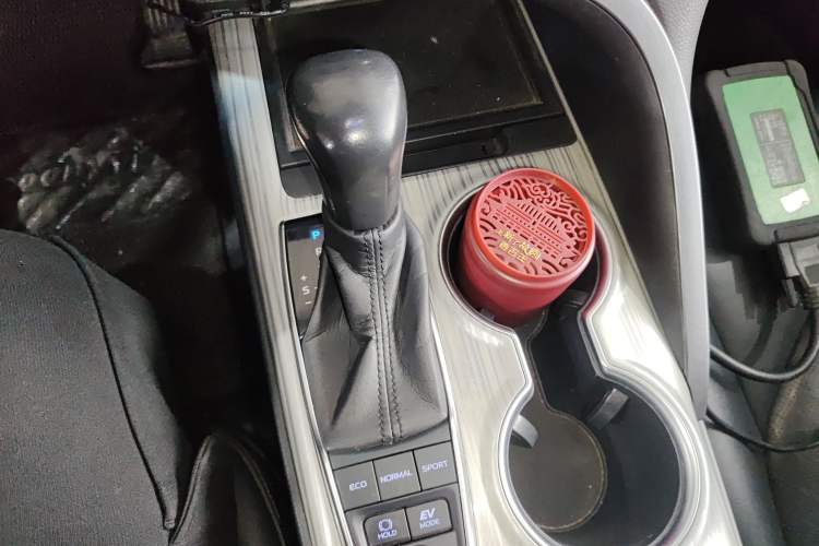 Used Toyota Camry 2018 Dual-Engine 2.5 HG Luxury Edition Gear Lever