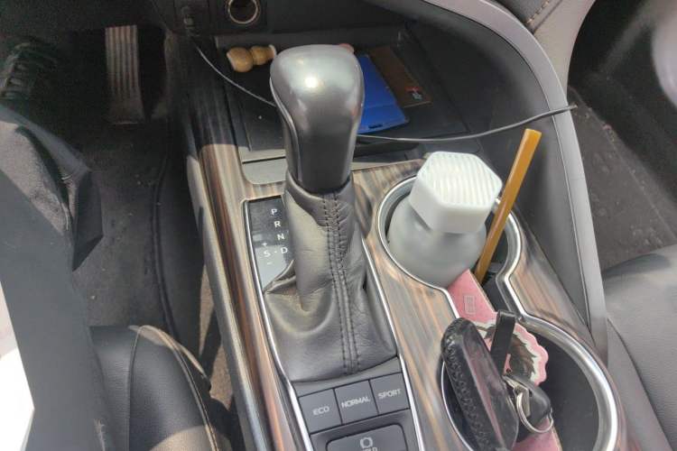 Used Toyota Camry 2018 2.5G Luxury Edition Gear Lever