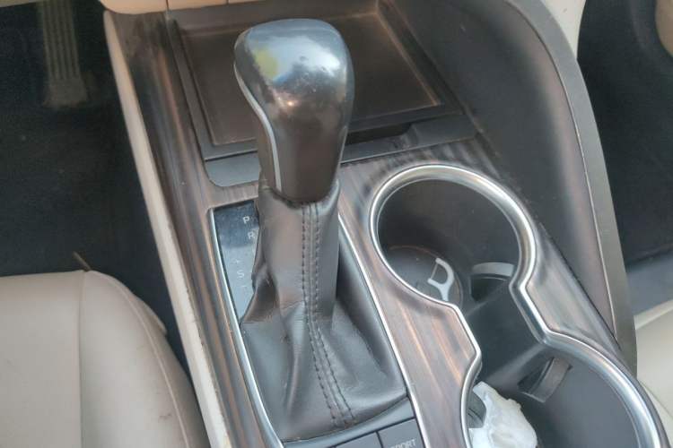 Used Toyota Camry 2018 2.5G Luxury Edition Gear Lever
