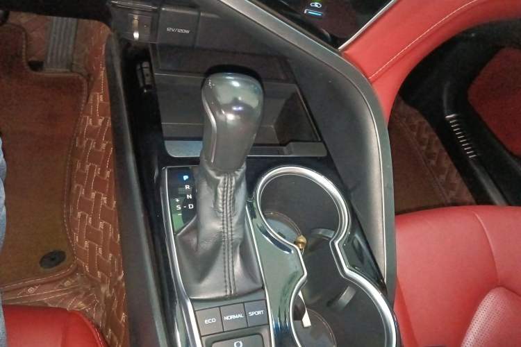 Used Toyota Camry 2018 2.5S Fēngshàng Edition Gear Lever