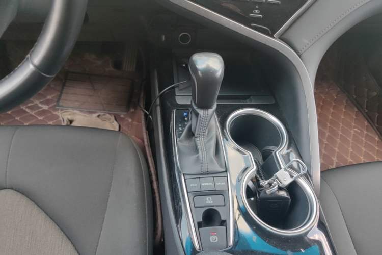 Used Toyota Camry 2018 2.0S FENGSHANG Edition Gear Lever