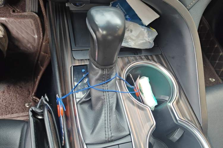 Used Toyota Camry 2018 2.5G Luxury Edition Gear Lever