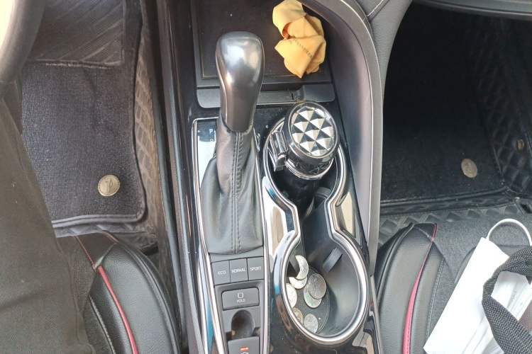 Used Toyota Camry 2018 2.5S Fēngshàng Edition Gear Lever