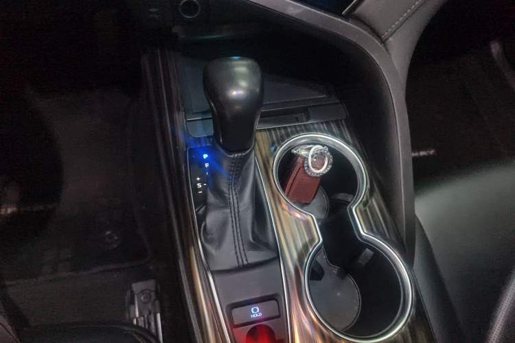 Used Toyota Camry 2018 2.0G Luxury Edition Gear Lever