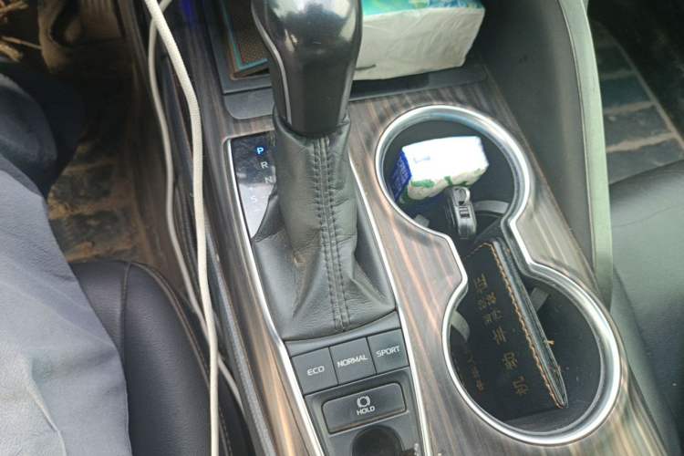 Used Toyota Camry 2018 2.5G Luxury Edition Gear Lever