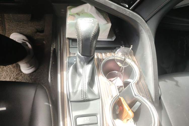 Used Toyota Camry 2018 2.0G Luxury Edition Gear Lever