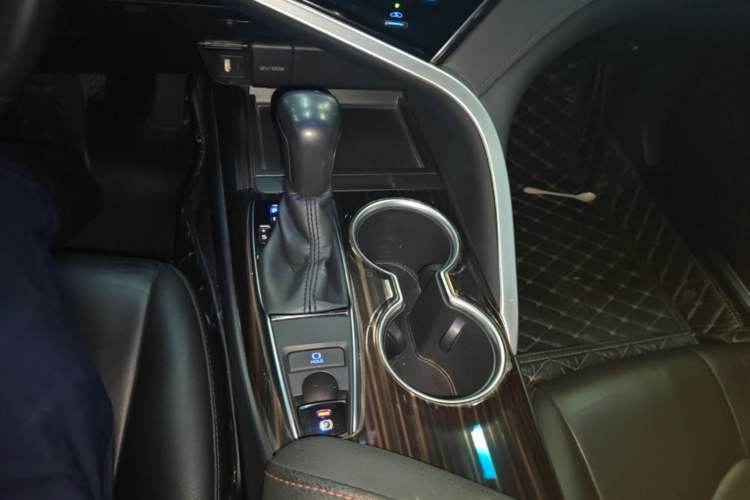 Used Toyota Camry 2018 2.0G Luxury Edition Gear Lever