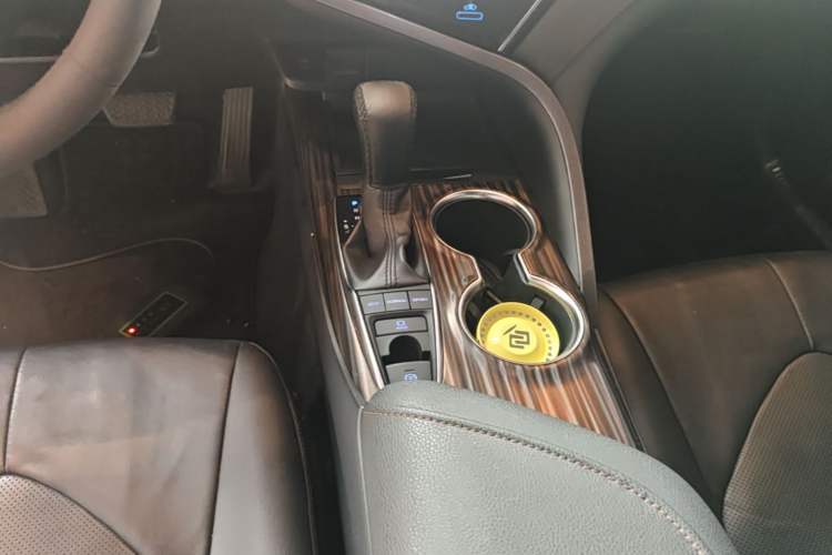 Used Toyota Camry 2018 2.5G Luxury Edition Gear Lever