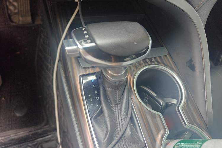 Used Toyota Camry 2018 2.5G Luxury Edition Gear Lever