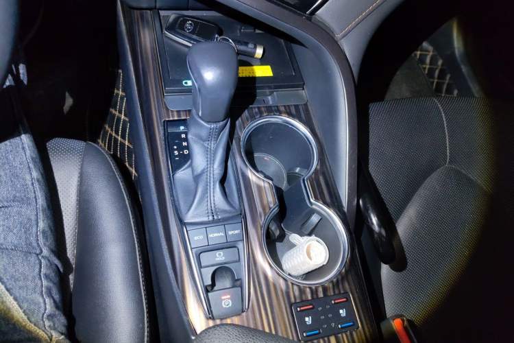 Used Toyota Camry 2018 2.5Q Flagship Edition Gear Lever