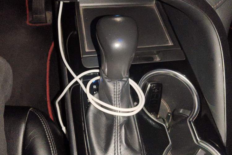 Used Toyota Camry 2018 2.0S FENGSHANG Edition Gear Lever