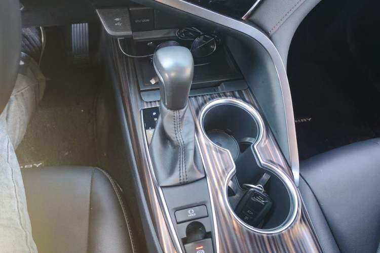 Used Toyota Camry 2018 2.0G Luxury Edition Gear Lever
