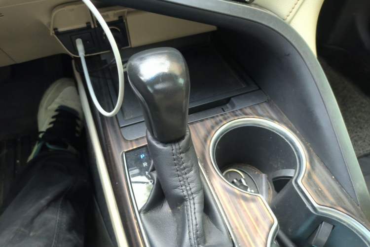Used Toyota Camry 2018 2.0E Leading Edition Gear Lever