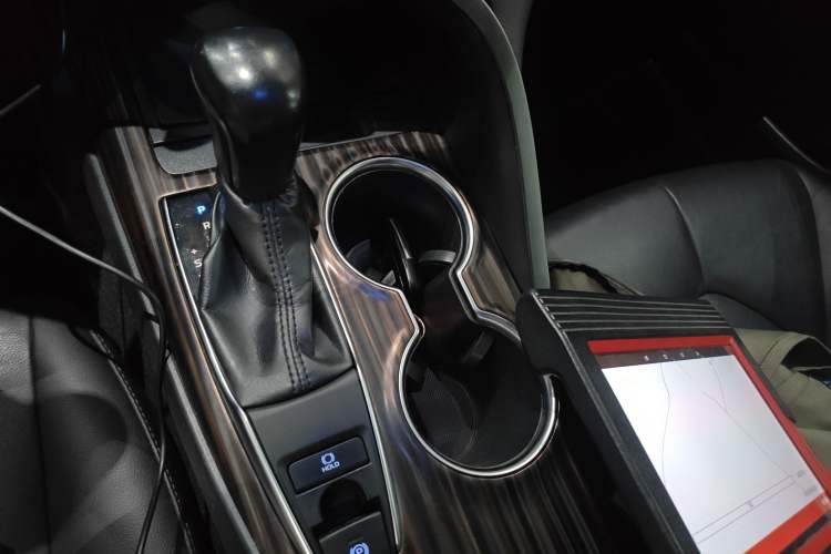 Used Toyota Camry 2018 2.0G Luxury Edition Gear Lever