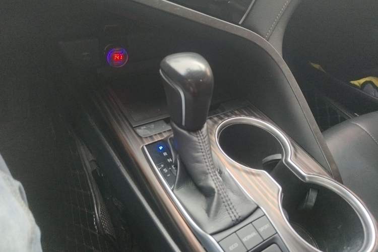 Used Toyota Camry 2018 2.5G Luxury Edition Gear Lever