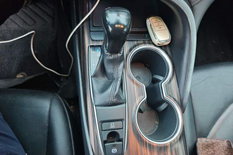 Used Toyota Camry 2018 2.0G Luxury Edition Gear Lever