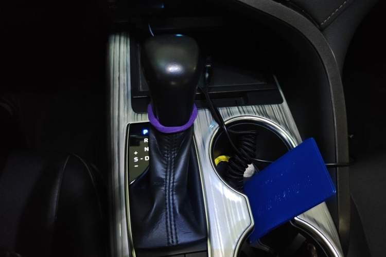 Used Toyota Camry 2018 Dual-Engine 2.5 HG Luxury Edition Gear Lever