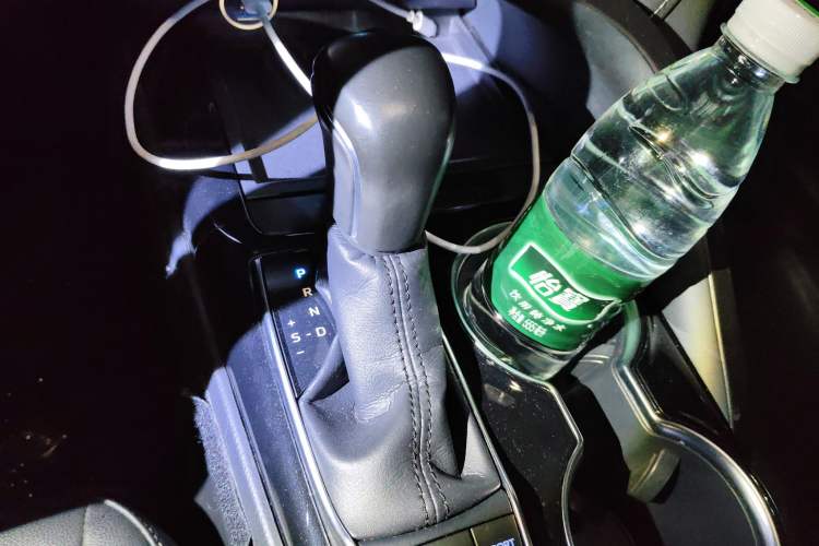 Used Toyota Camry 2018 2.5S Fēngshàng Edition Gear Lever